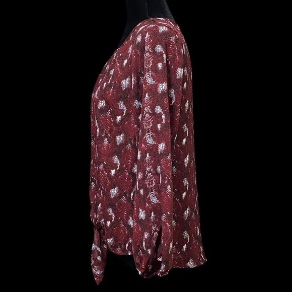 West Kei Snake Print Burgundy Tie Front Blouse NWOT Small - Picture 6 of 11